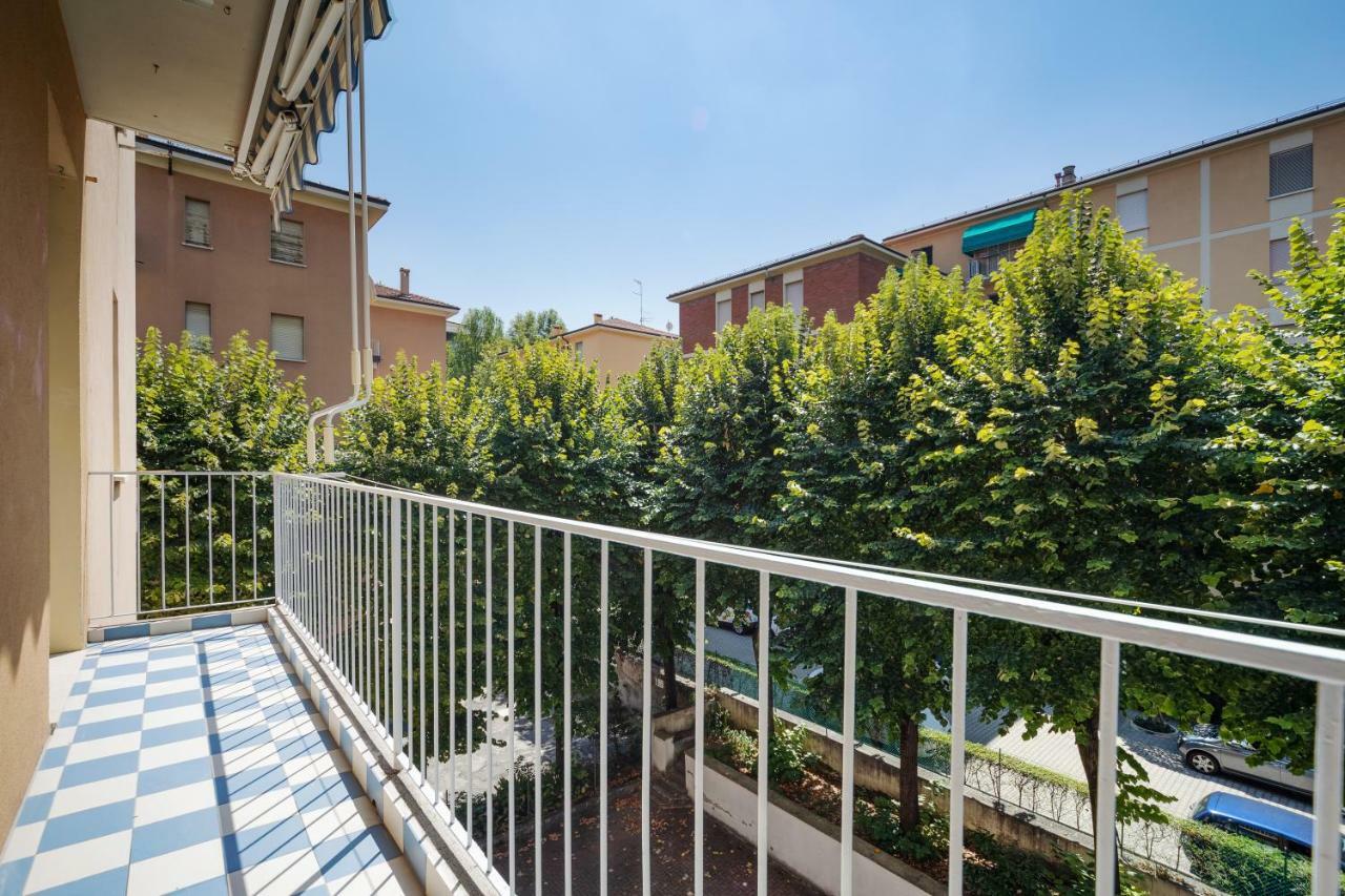 Sant'Orsola Colorful Huge Apartment Bologna Exterior photo